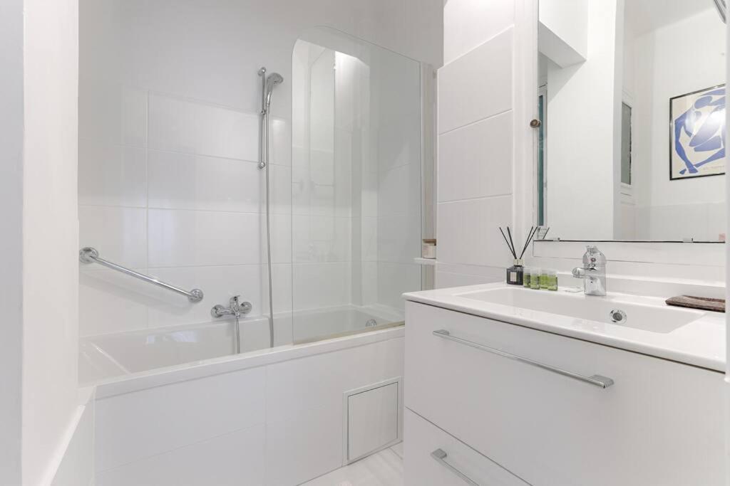 Matignon Saint-Honore : Magnifique Appartement 1Br París Exterior foto